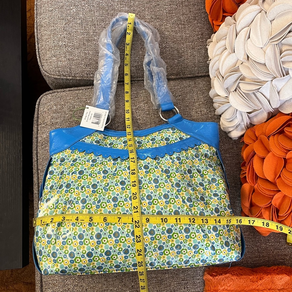 ❣️🆕Vera Bradley English Meadow Bridge Tote❣️ - Picture 12 of 12